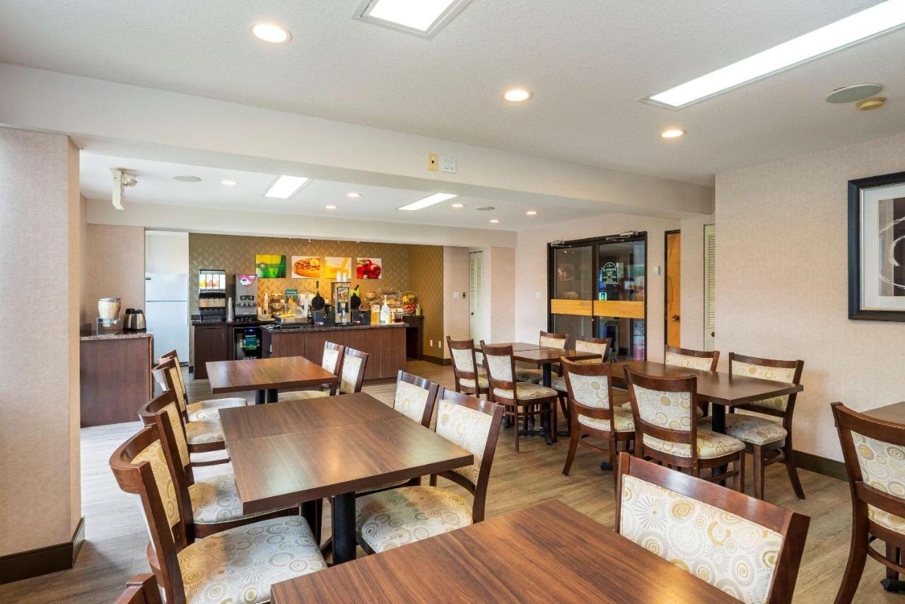 Prestige Riverside Lodge קווסנל מראה חיצוני תמונה