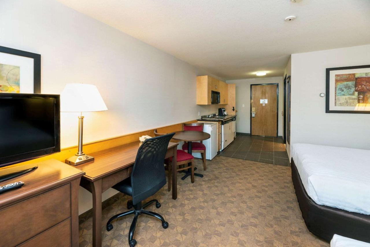 Prestige Riverside Lodge קווסנל מראה חיצוני תמונה