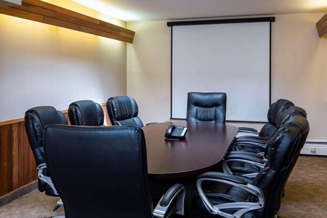 Prestige Riverside Lodge קווסנל מראה חיצוני תמונה
