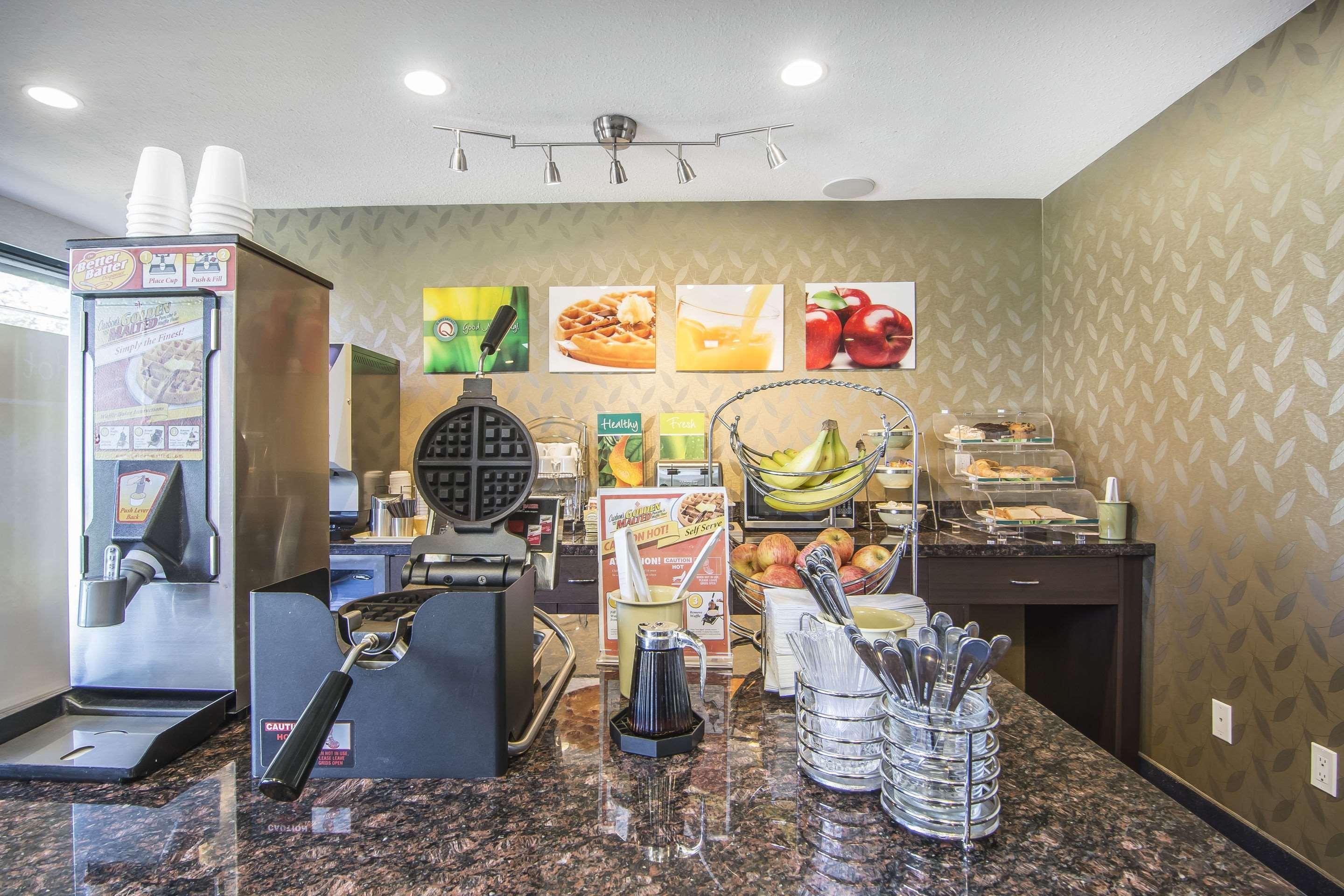 Prestige Riverside Lodge קווסנל מראה חיצוני תמונה