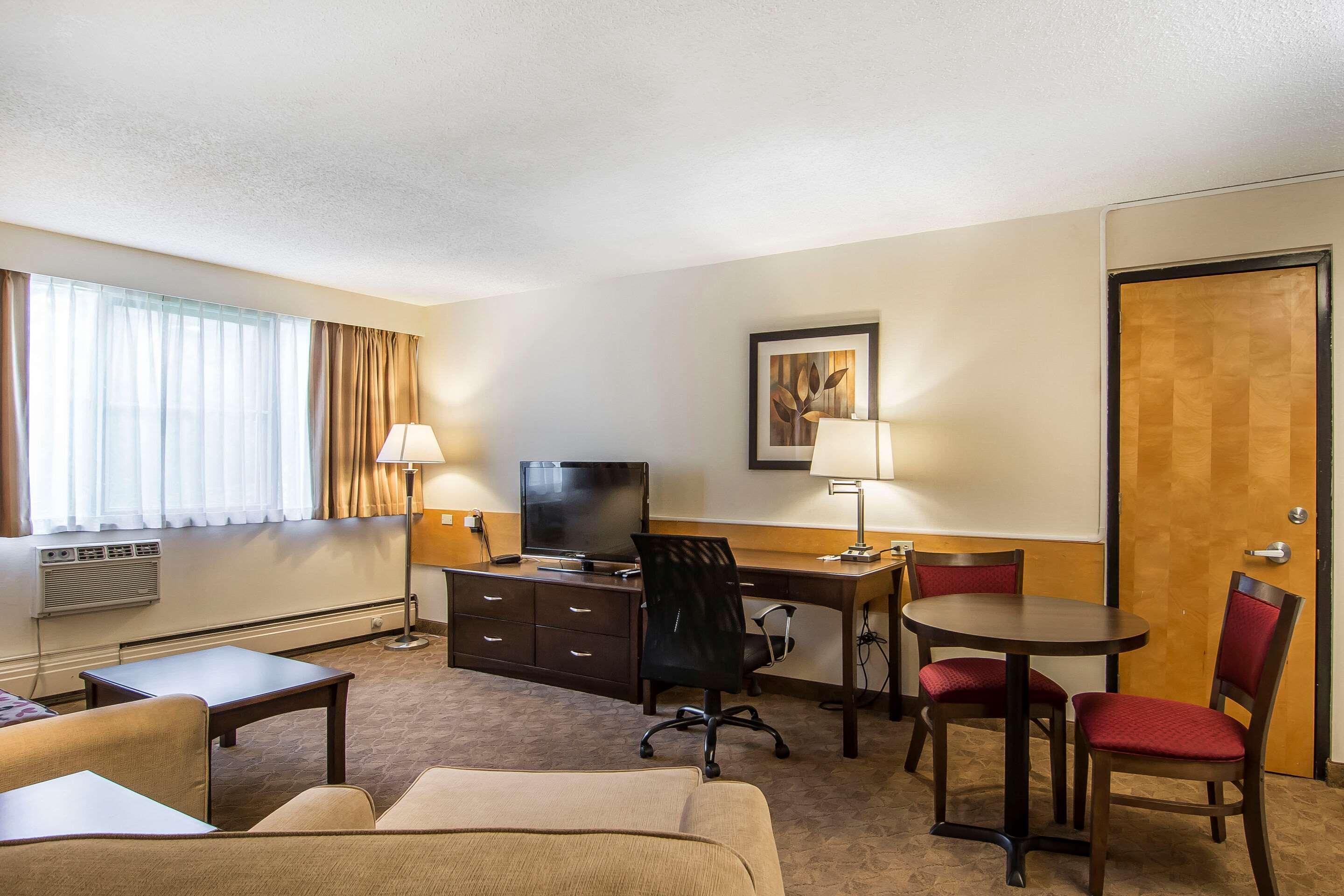 Prestige Riverside Lodge קווסנל מראה חיצוני תמונה