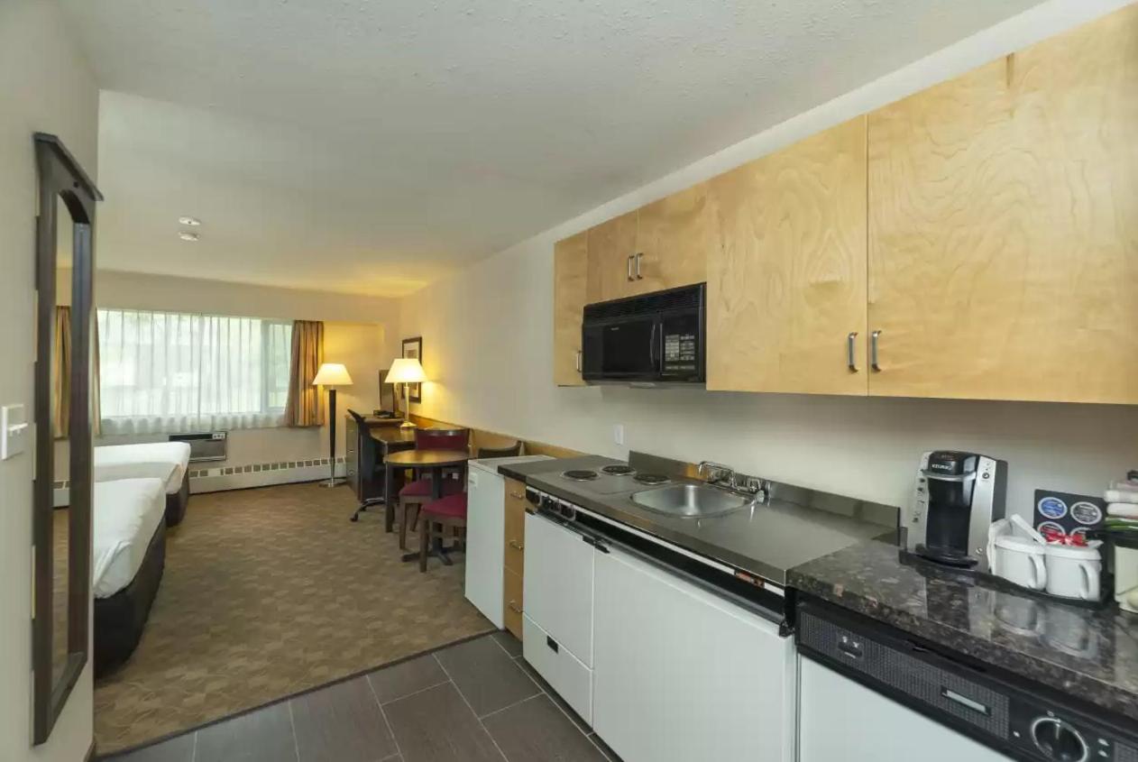 Prestige Riverside Lodge קווסנל מראה חיצוני תמונה